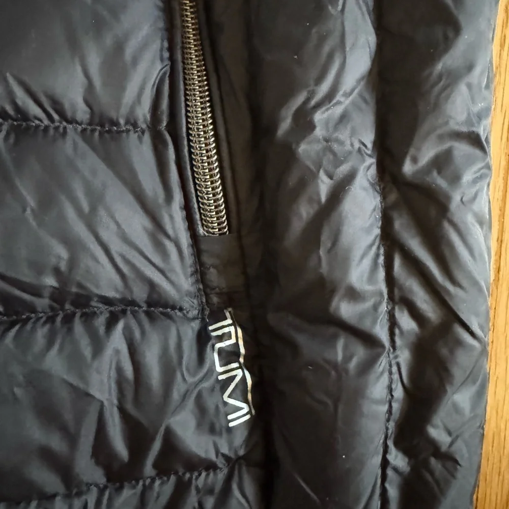 Men’s Tumi down vest NWT - Picture 7 of 10